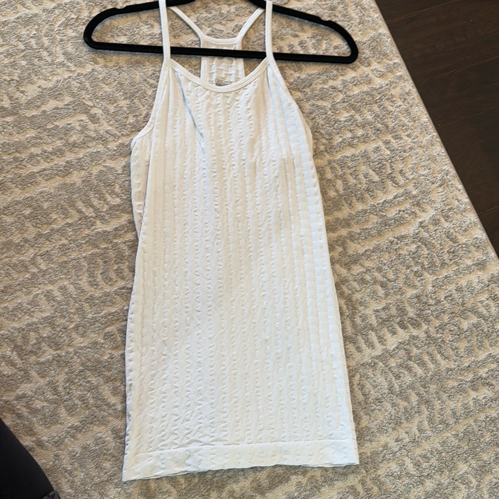 Athleta fitted tank size L